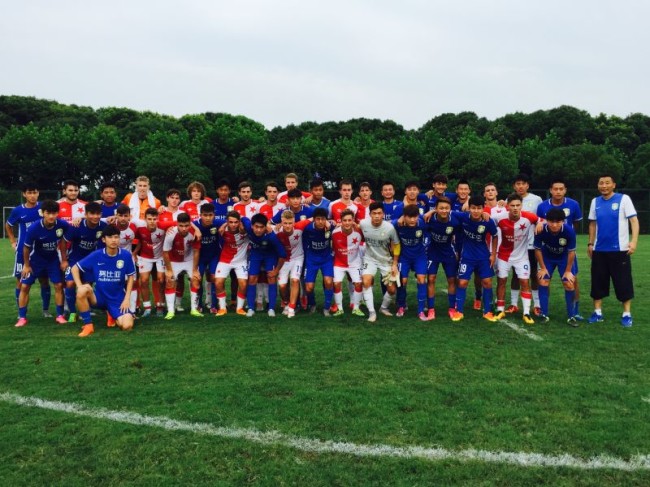 捷克青少年足球、冰球运动员从中国凯旋而归